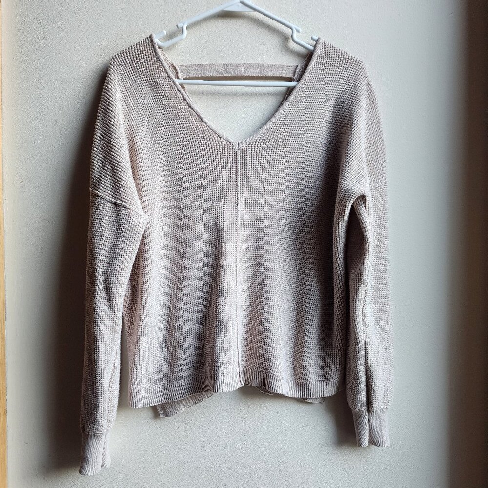 Hippie Rose Beige V-Neck Open Back Detail Sweater Size Medium